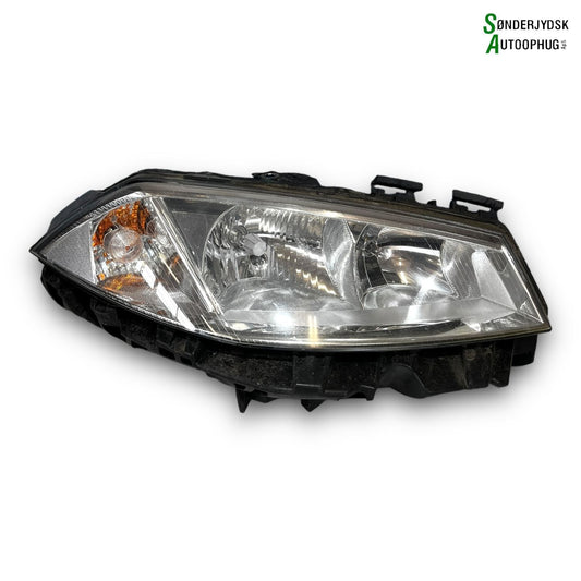 Renault Megane 2 Forlygte Med OEM Nr. 260108053R Fra Renault Ophugger