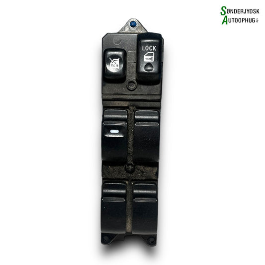 Mitsubishi Lancer Kontakt Rudehejs Med OEM Nr. 8608A068 Fra Mitsubishi Ophugger