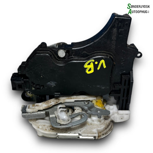 Mitsubishi Lancer Dørlås Med OEM Nr. 5745A303 Fra Mitsubishi Ophugger