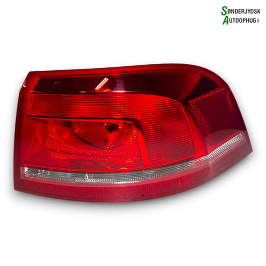 VW Passat 3C Baglygte Med OEM Nr. 3AF945096E Fra VW Ophugger