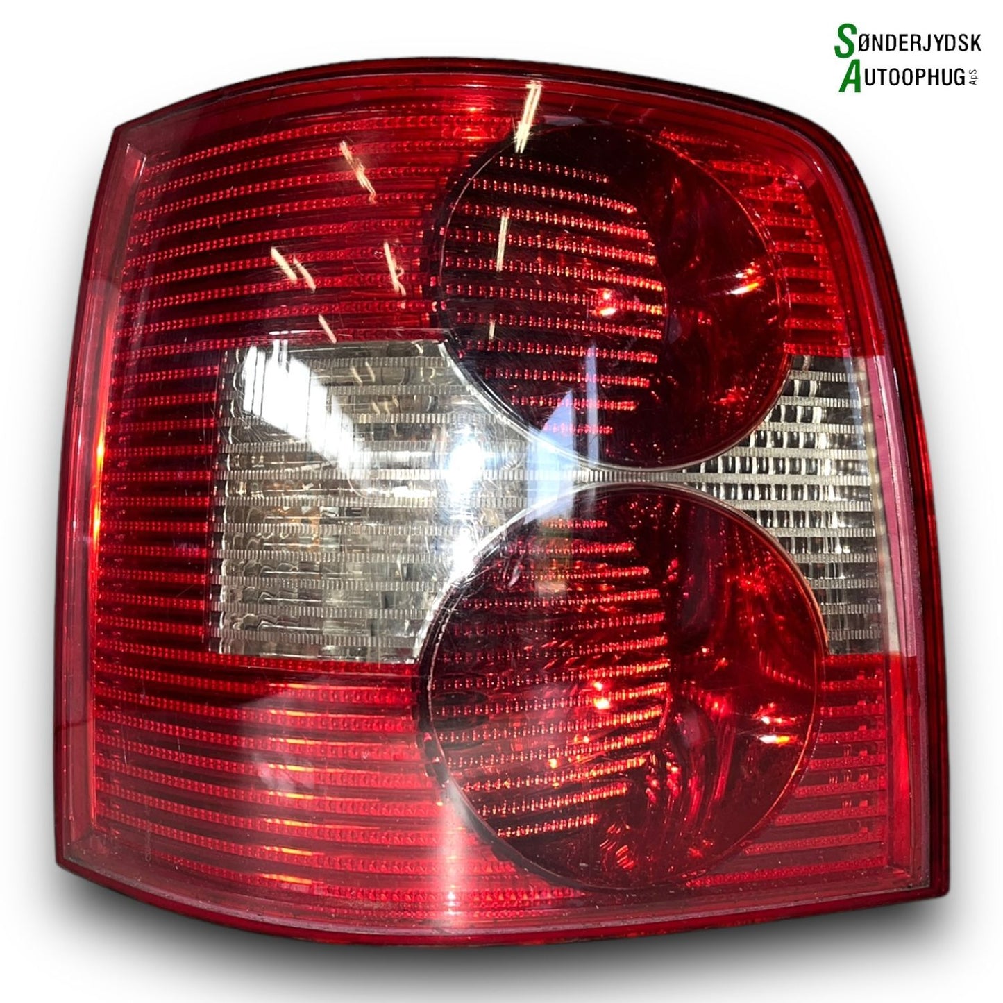 VW Passat 3B Baglygte Med OEM Nr. 3B9945095AA Fra VW Ophugger