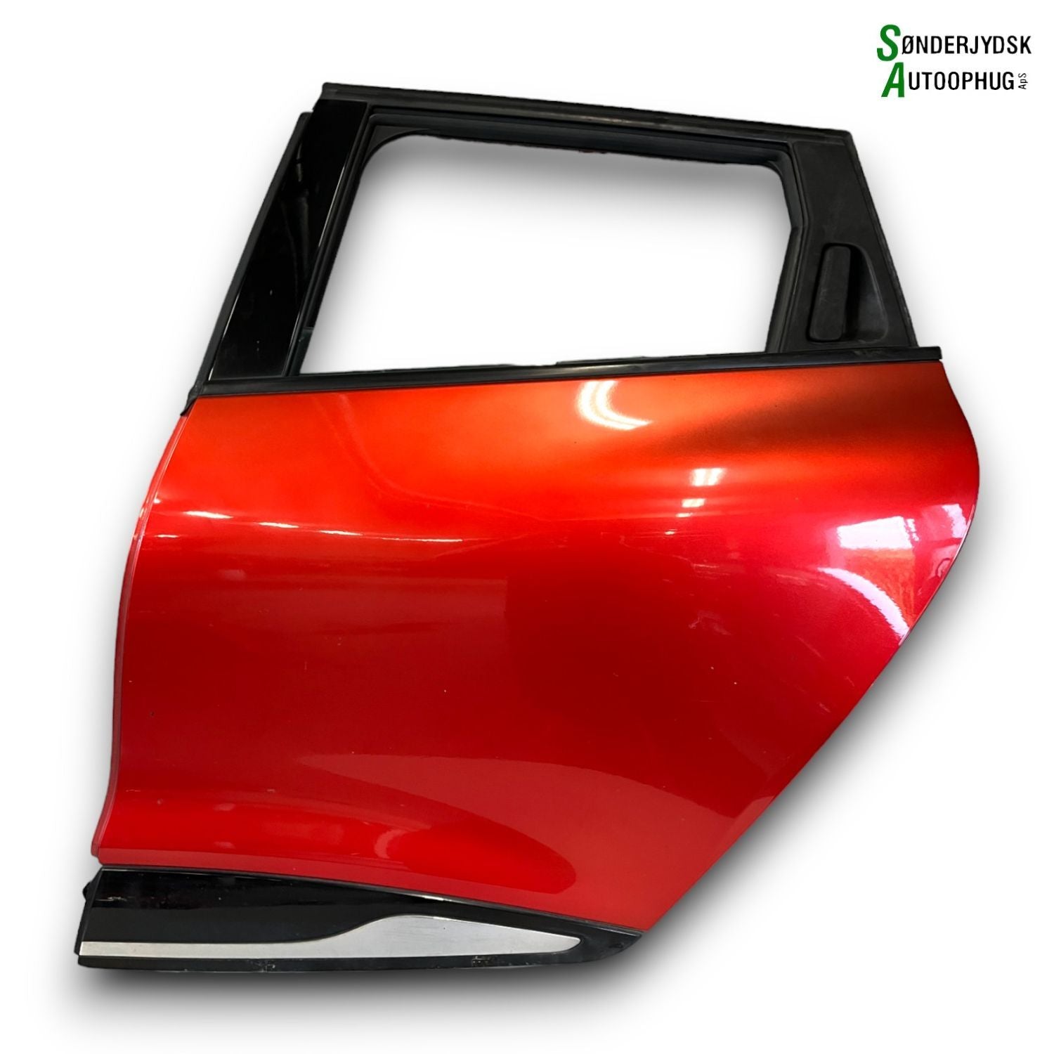 Renault Clio 4 Bagdør V Med OEM Nr. 821016403R Fra Renault Ophugger