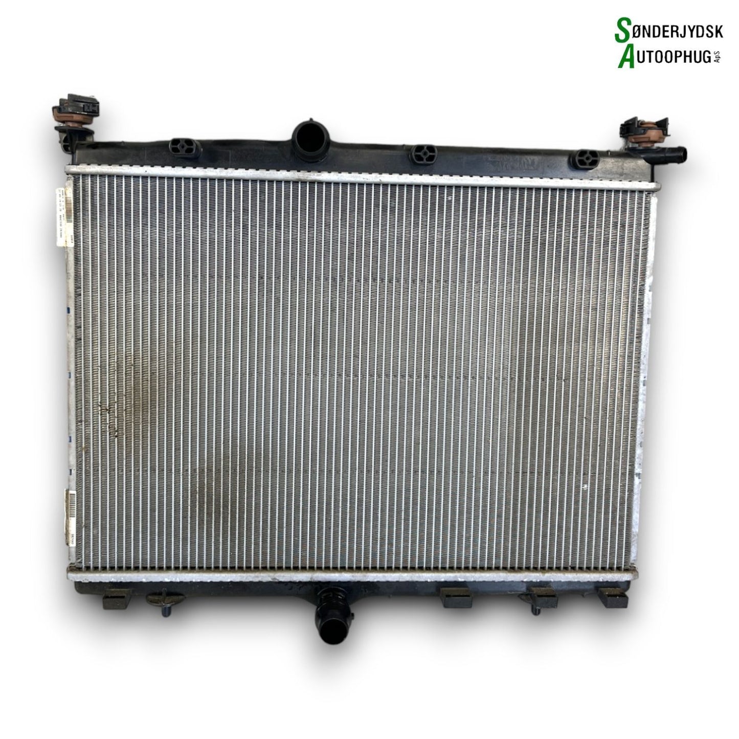 Peugeot 208 Køler Med OEM Nr. 1663937880 Fra Peugeot Ophugger