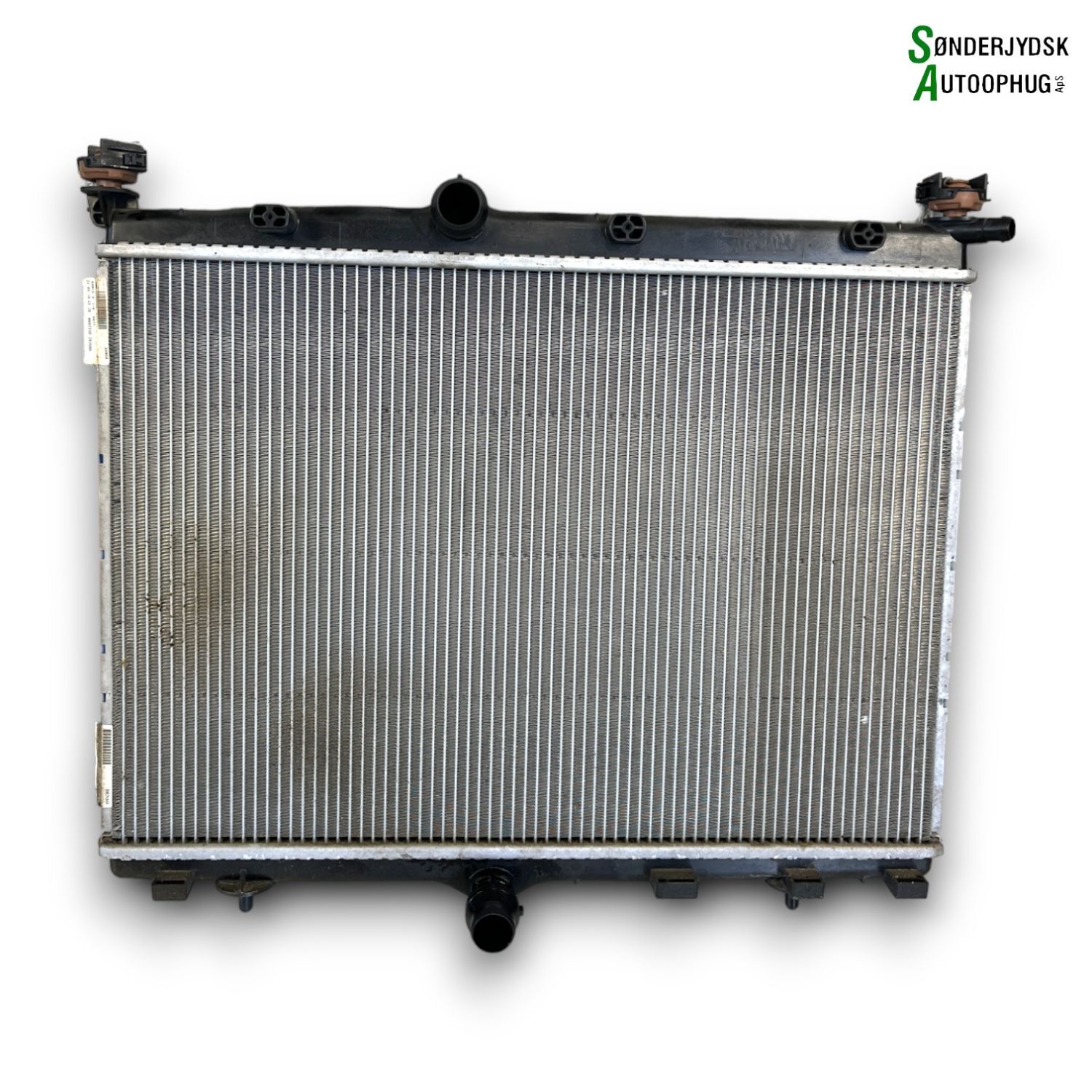 Peugeot 208 Køler Med OEM Nr. 1663937880 Fra Peugeot Ophugger
