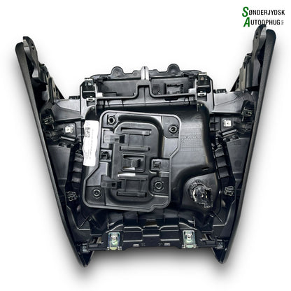 Peugeot 208 Midterkonsol Med OEM Nr. 9830140180 Fra Peugeot Ophugger