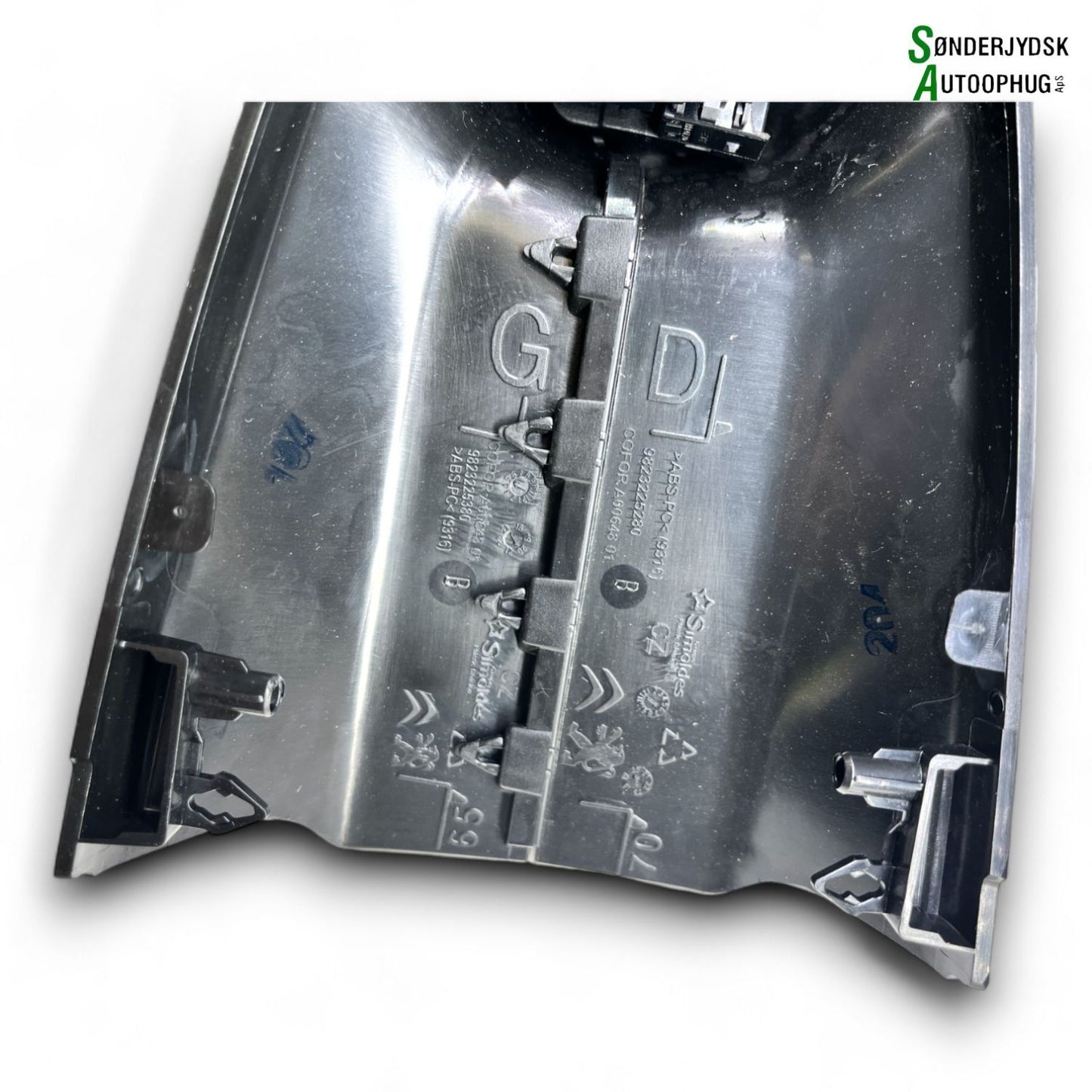 Peugeot 208 Bakspejl Indvend Med OEM Nr. 9823225280 Fra Peugeot Ophugger
