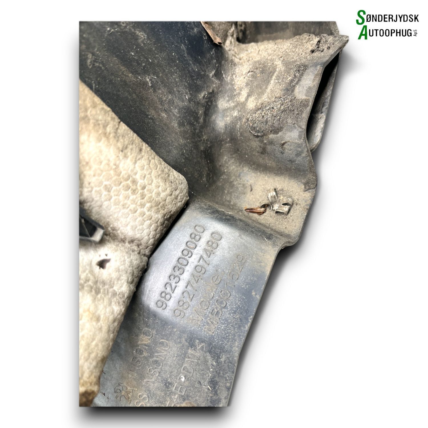 Peugeot 208 Inderskærm Med OEM Nr. 9827497480 Fra Peugeot Ophugger