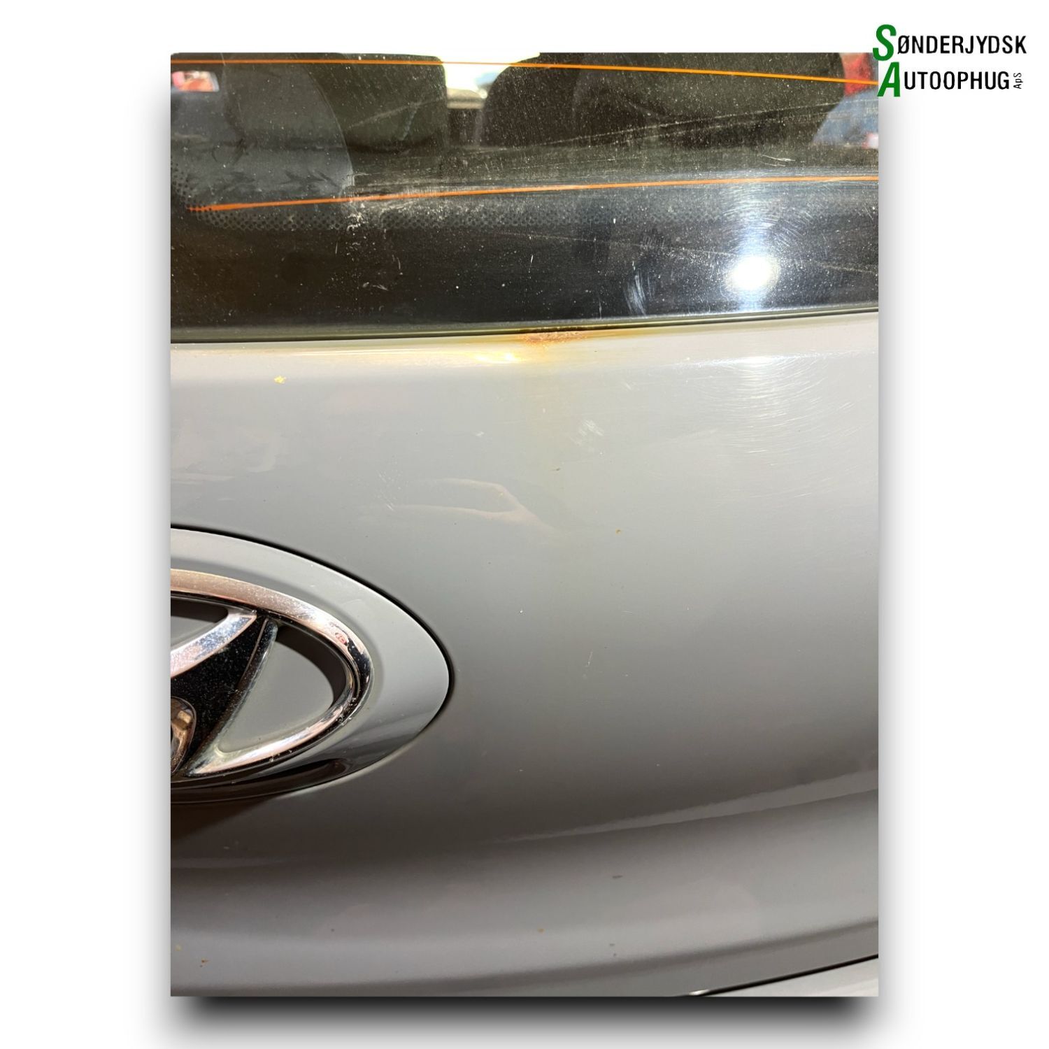 Hyundai I10 Bagklap Med OEM Nr. 73700B9030 Fra Hyundai Ophugger