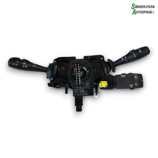 Renault Clio 4 Kontakt Combi Med OEM Nr. 0265019012 Fra Renault Ophugger