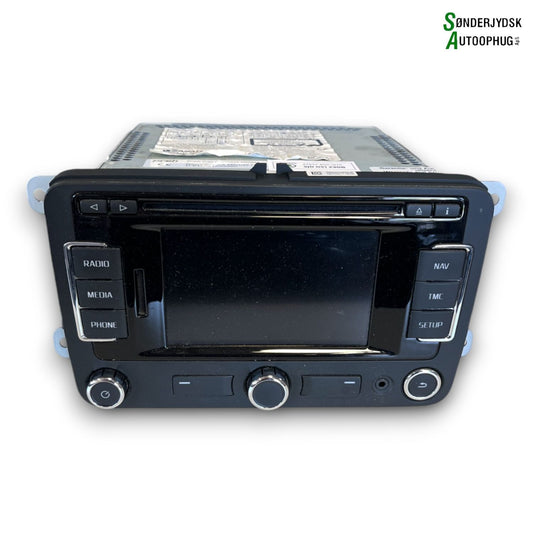 Skoda Rapid Radio M/Cd Med OEM Nr. 5J0051230B Fra Skoda Ophugger