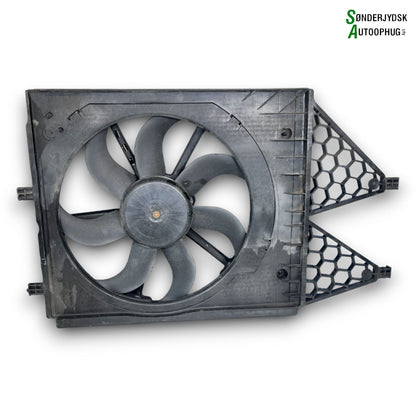 Skoda Rapid Kølerblæser El Med OEM Nr. 6R0121207Q Fra Skoda Ophugger