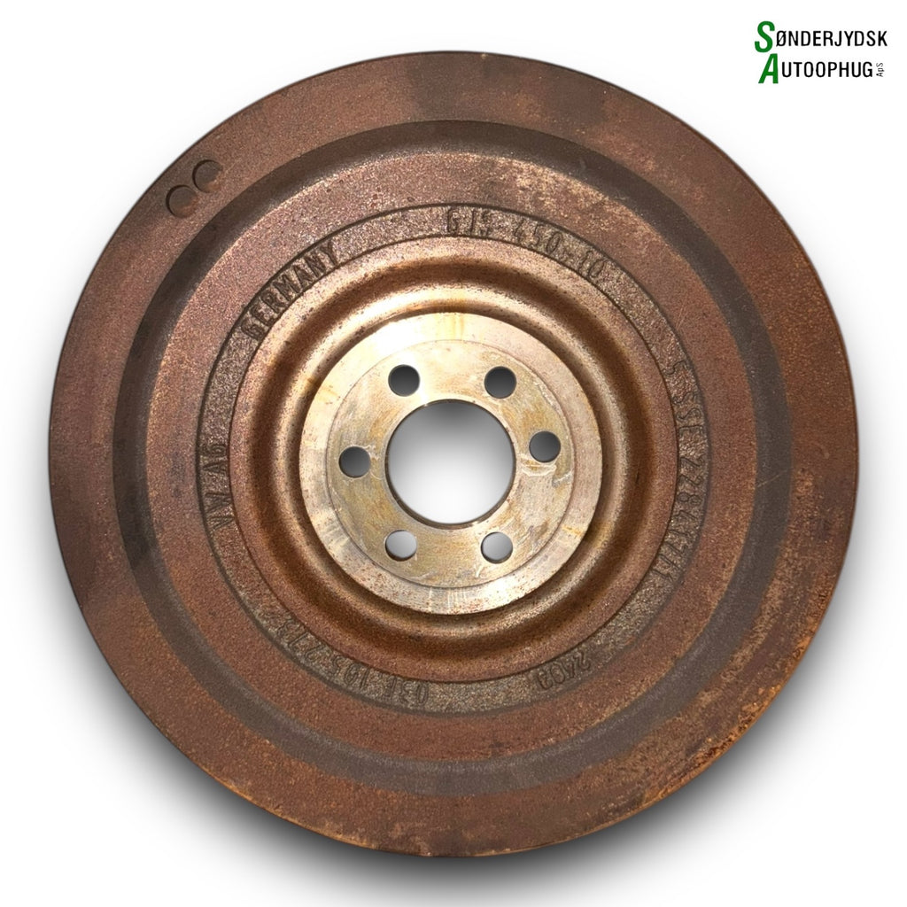 Skoda Octavia Svinghjul Med OEM Nr. 03F105273 Fra Skoda Ophugger