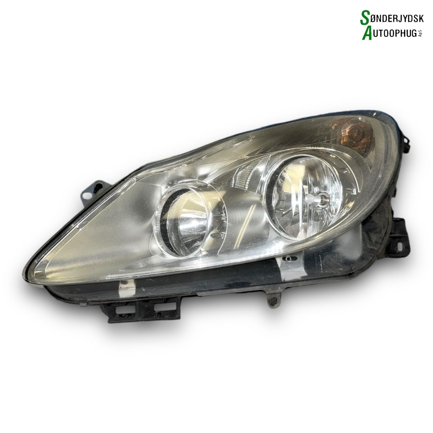 Opel Corsa D Forlygte Med OEM Nr. 13186381 Fra Opel Ophugger
