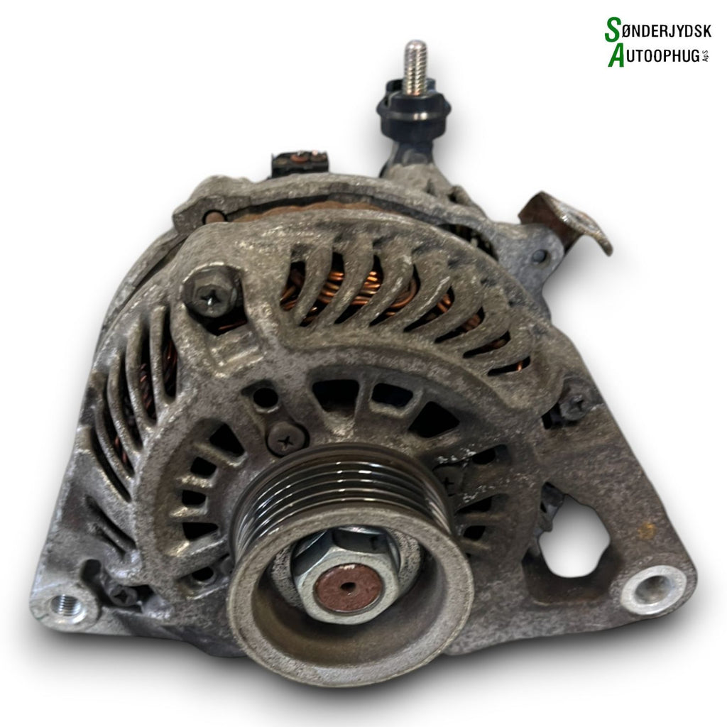 Mazda 2 De Generator Med OEM Nr. A2TG1391 Fra Mazda Ophugger