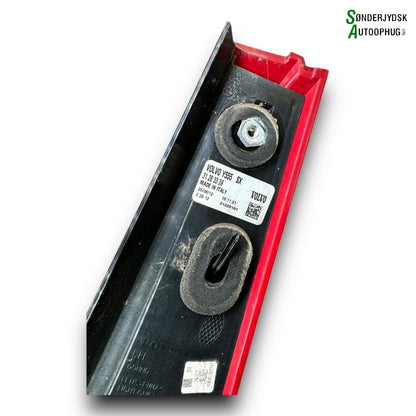 Volvo V40 Baglygte Med OEM Nr. 21220101 Fra Volvo Ophugger