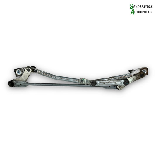 Volvo V40 Viskertræk Med OEM Nr. 3397021423 Fra Volvo Ophugger