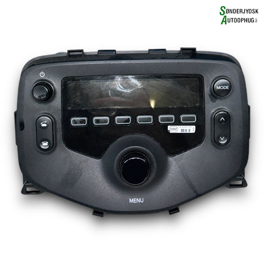 Peugeot 108 Radio Med OEM Nr. 861200H050 Fra Peugeot Ophugger