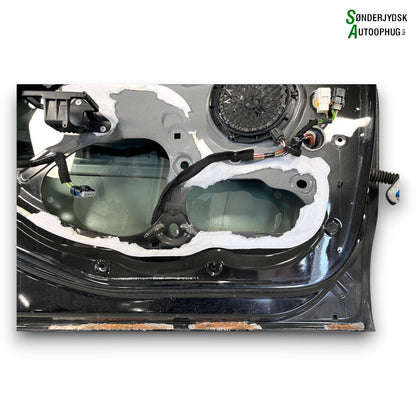 Citroen C4 II Fordør V Med OEM Nr. 9002EF Fra Citroen Ophugger