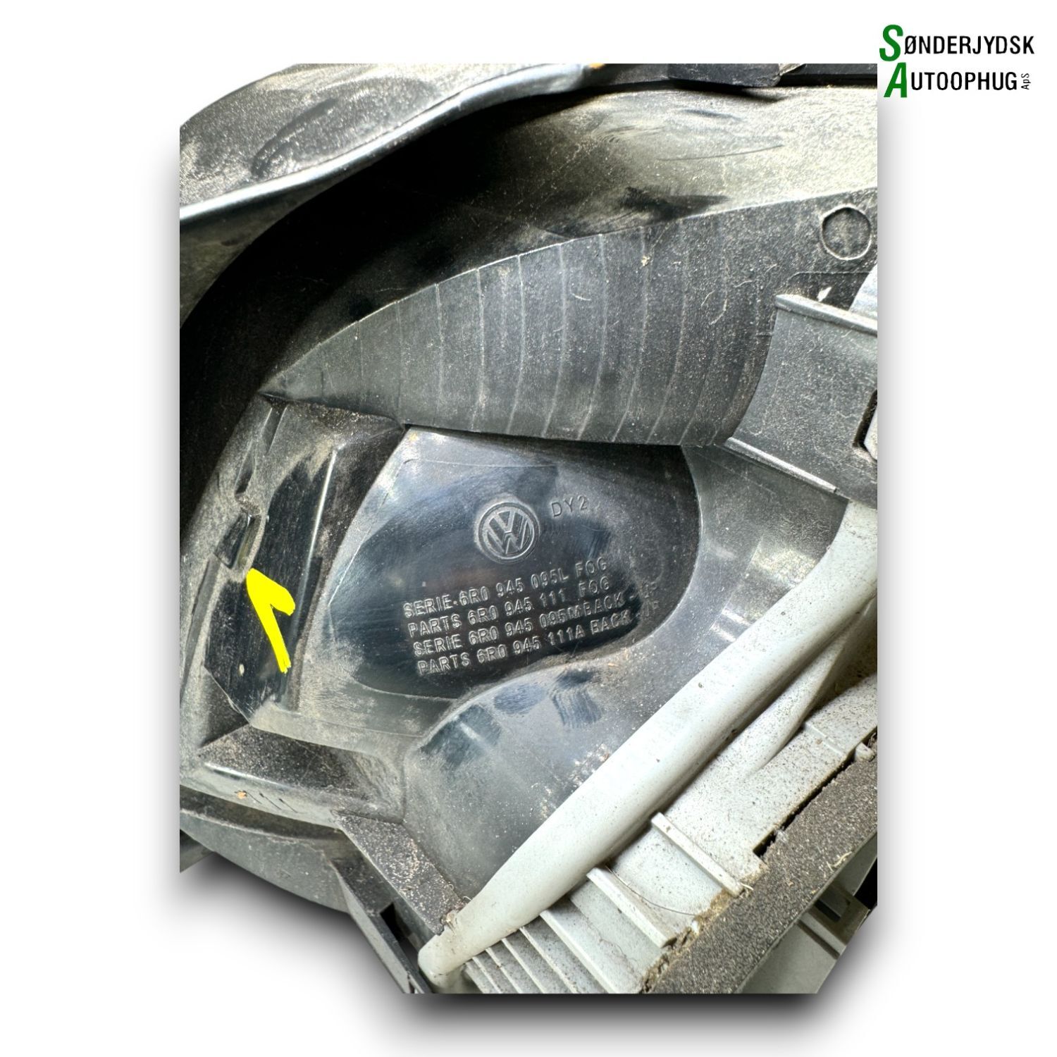 VW Polo 6R Baglygte Med OEM Nr. 6R0945111 Fra VW Ophugger