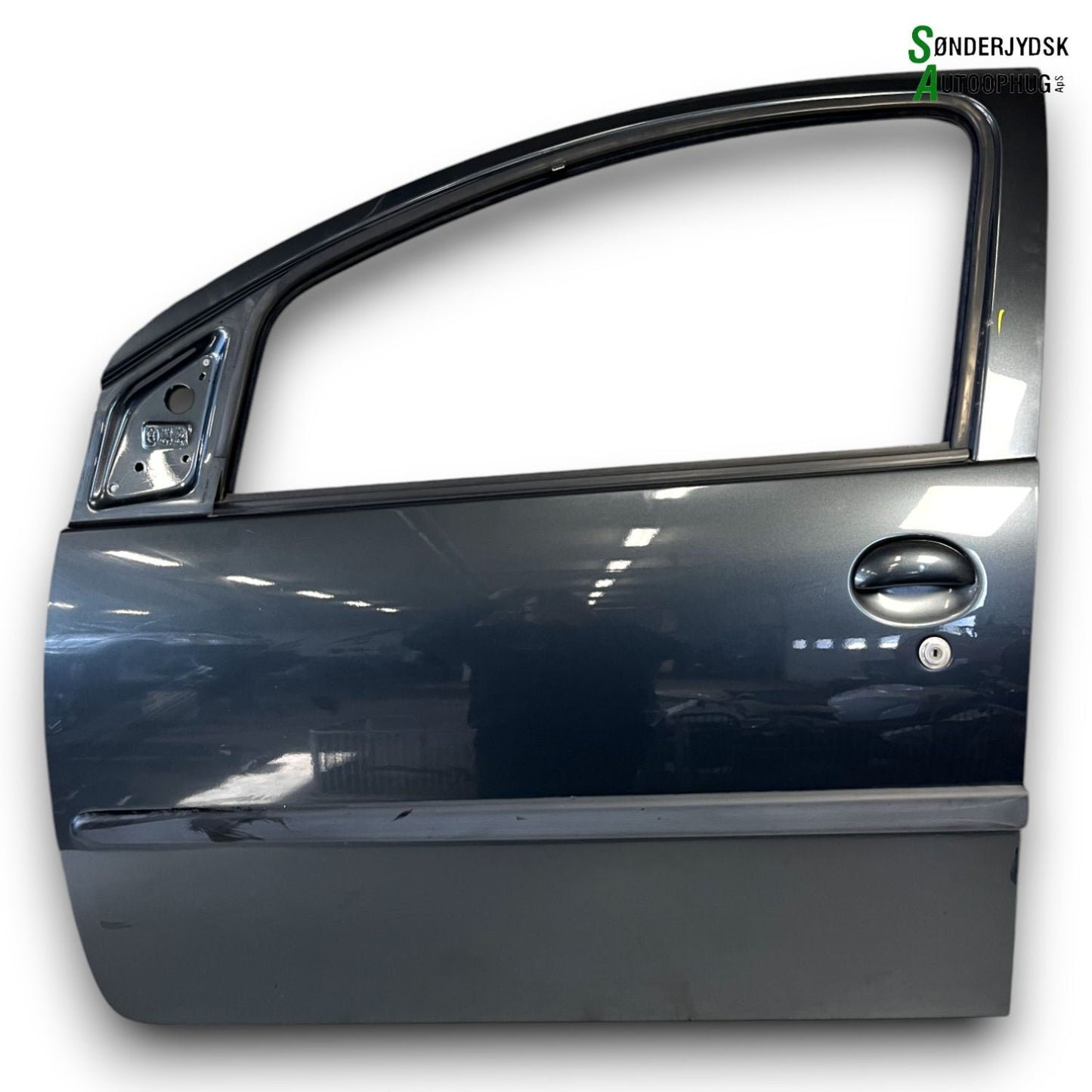 Peugeot 107 Fordør V Med OEM Nr. 9002W6 Fra Peugeot Ophugger