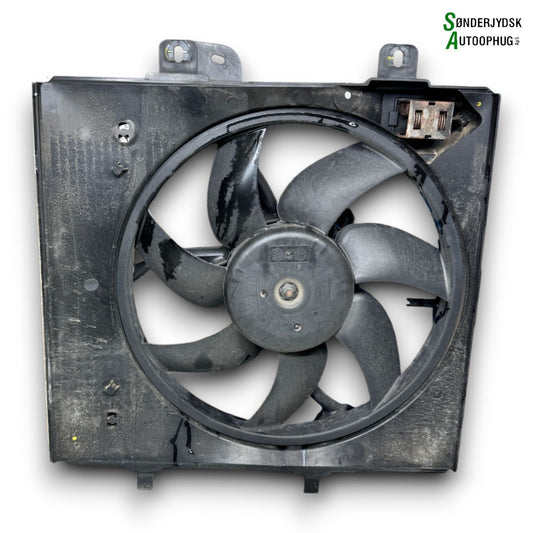 Peugeot 208 Kølerblæser El Med OEM Nr. 9812028580 Fra Peugeot Ophugger