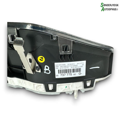 Peugeot 208 Speedometer - Instrument Med OEM Nr. 9813868880 Fra Peugeot Ophugger