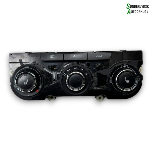 Skoda Octavia Varmeregulering Med OEM Nr. 3T0820047P Fra Skoda Ophugger