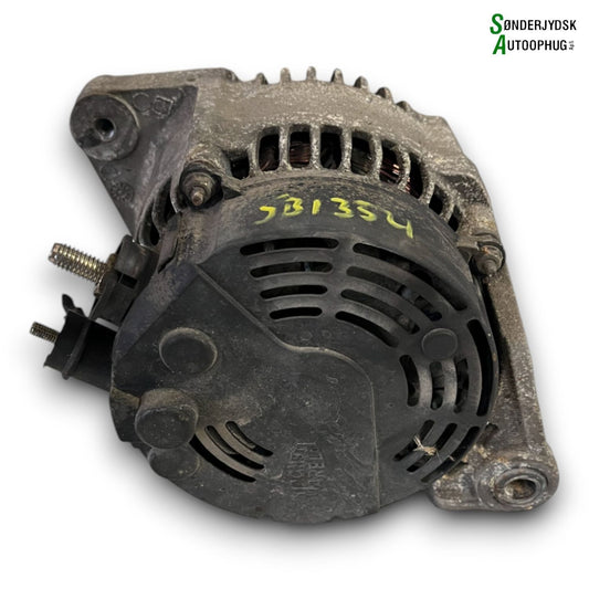 Suzuki Swift Generator Med OEM Nr. 3140085L02 Fra Suzuki Ophugger