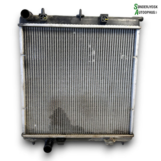 Peugeot 208 Køler Med OEM Nr. 133374 Fra Peugeot Ophugger