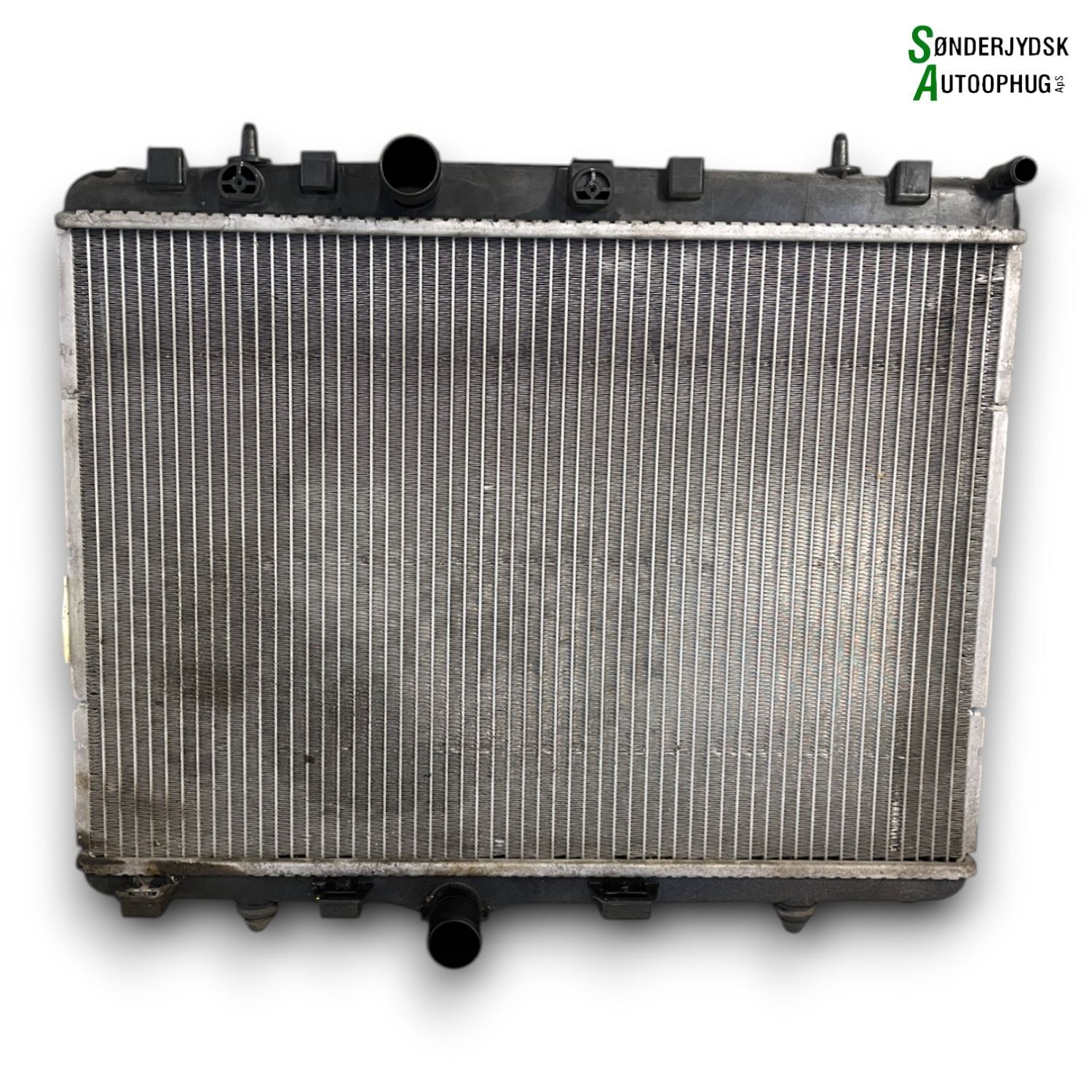 Citroen C3 III Køler Med OEM Nr. 133389 Fra Citroen Ophugger