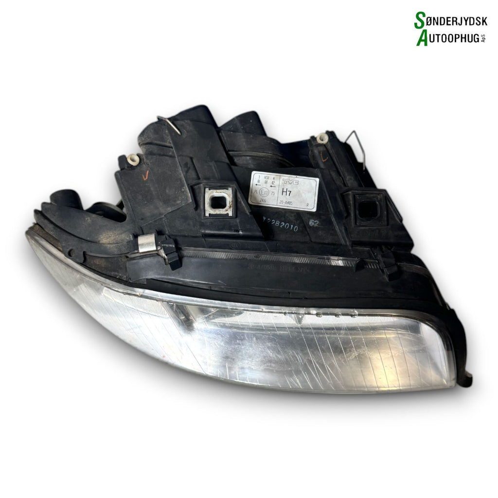 Audi A6 Forlygte Med OEM Nr. 4B0941004BJ Fra Audi Ophugger