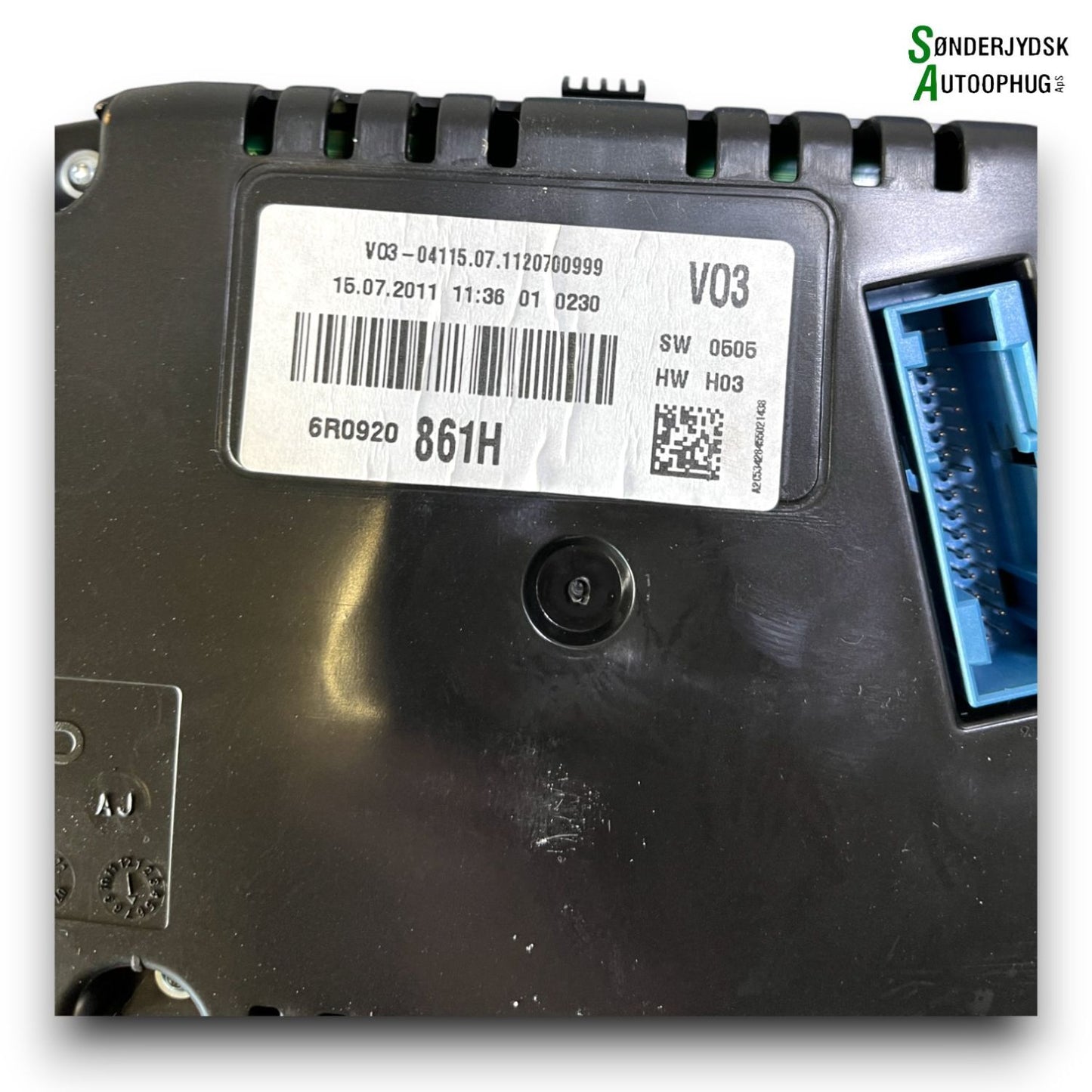 VW Polo 6R Speedometer - Instrument Med OEM Nr. 6R0920861HX Fra VW Ophugger