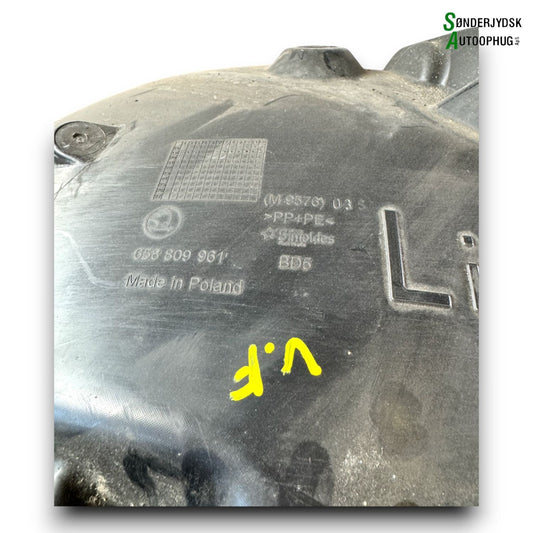 Skoda Kamiq Inderskærm Med OEM Nr. 658809957F Fra Skoda Ophugger