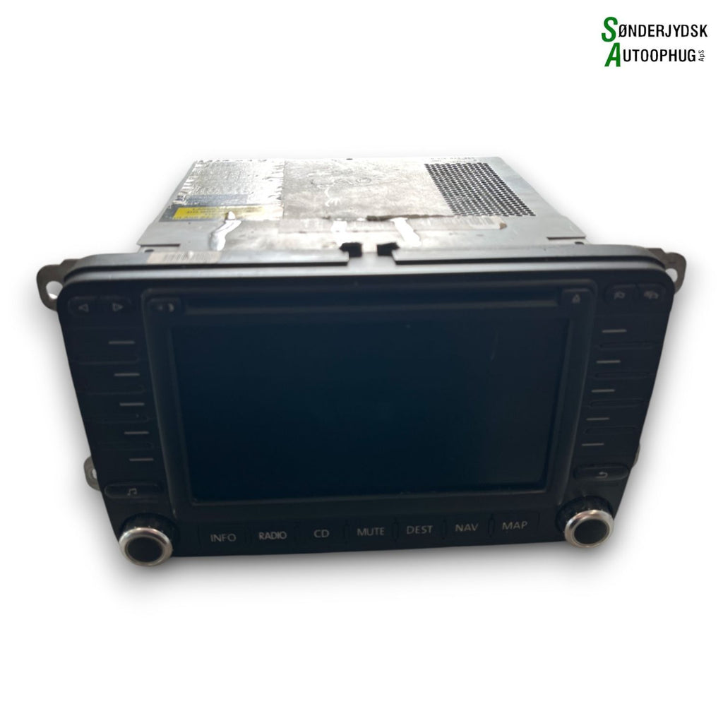 VW Passat 3C Navigationsanl Med OEM Nr. KODE:0905 Fra VW Ophugger