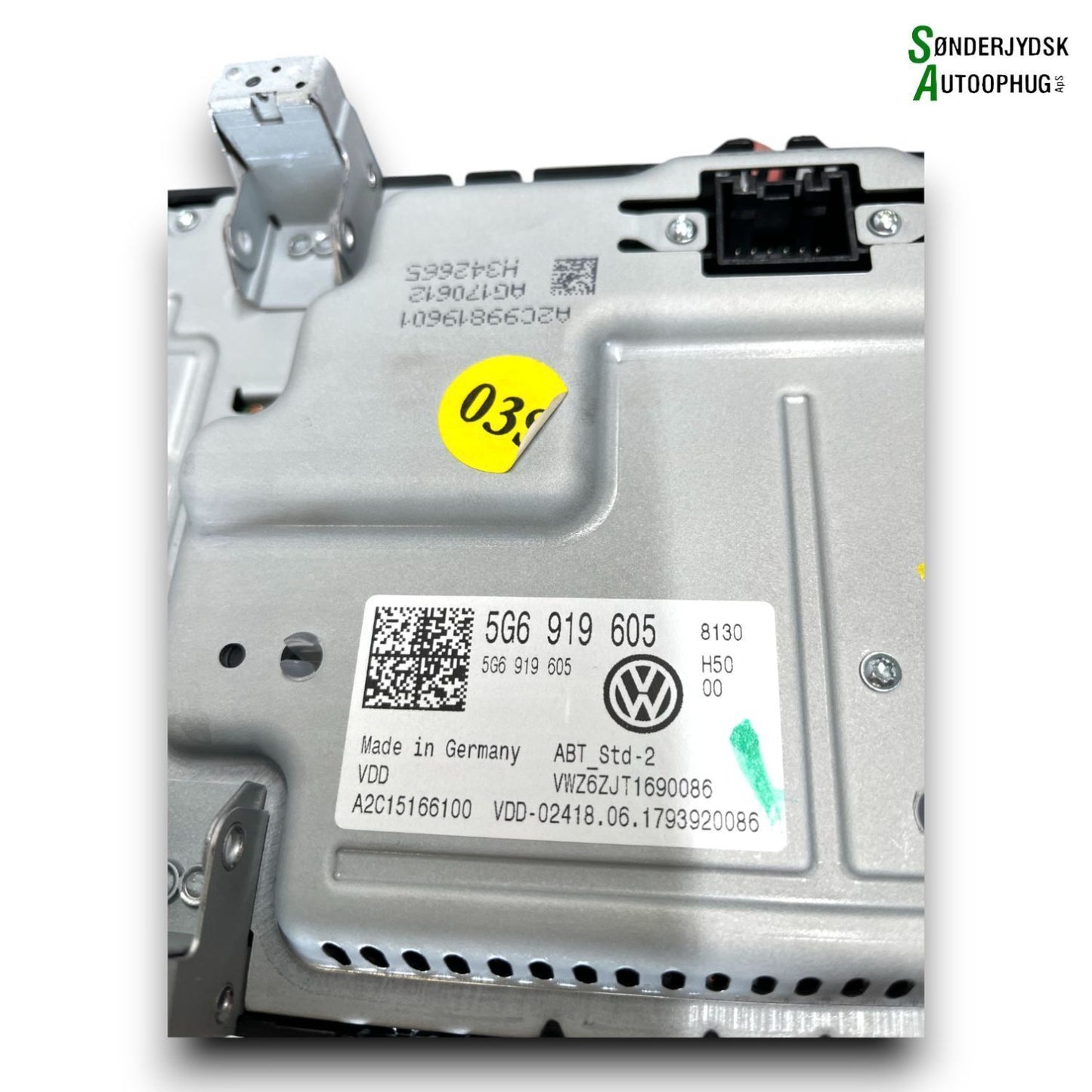 VW Touran 5T Multiskærm (Evt. Touch) Med OEM Nr. 5G6919605 Fra VW Ophugger