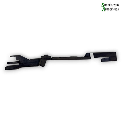 VW Touran 5T Front, Løsdele Med OEM Nr. 5G0121332H Fra VW Ophugger