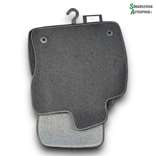 VW Tiguan AD Bundmåtte Med OEM Nr. Ophugger Fra VW Ophugger
