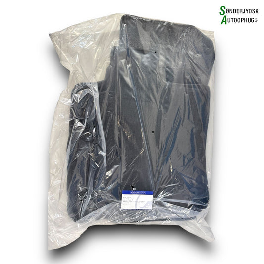 Skoda Superb B8 Bundmåtte Med OEM Nr. Ophugger Fra Skoda Ophugger