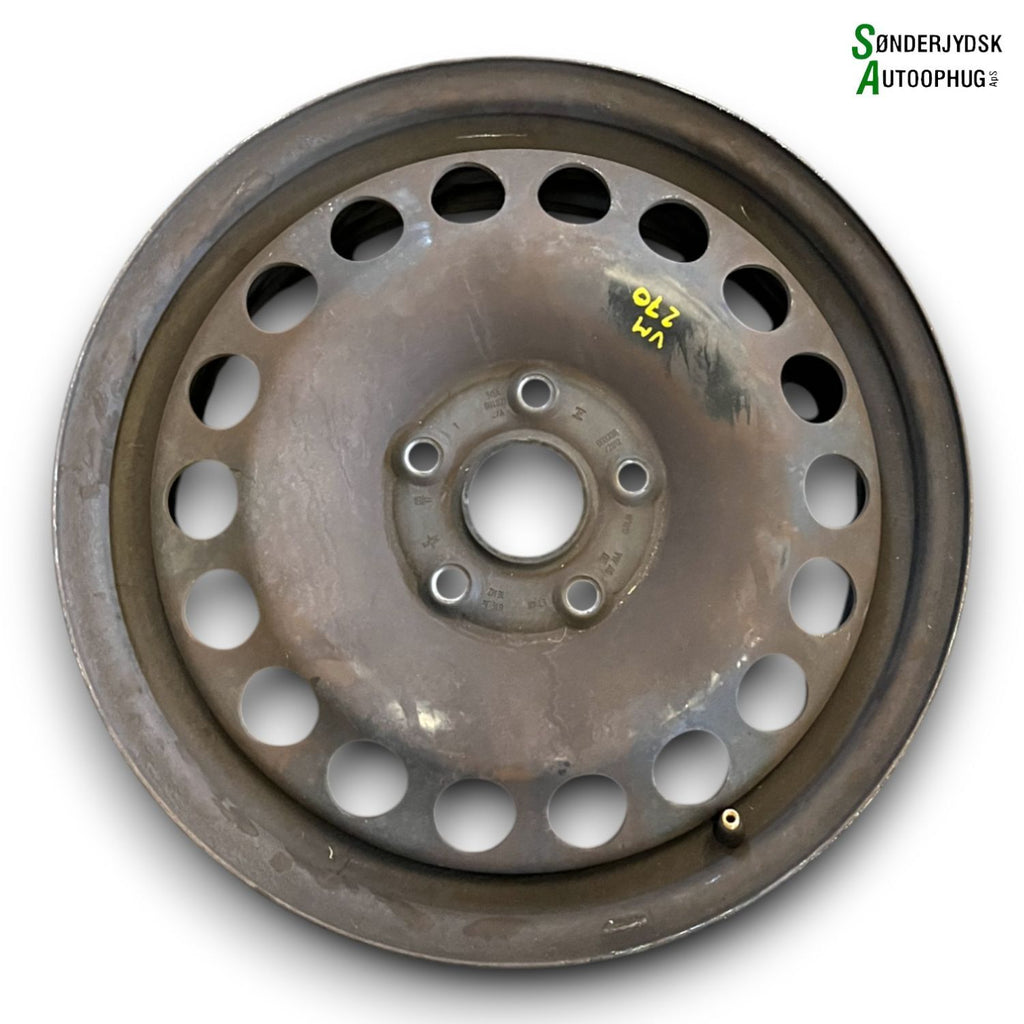 VW Touran 5T Fælg Med OEM Nr. 5QA60102703C Fra VW Ophugger