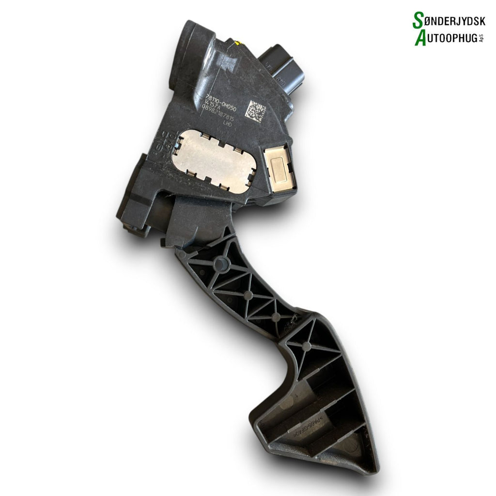Peugeot 108 Speederpedal Med OEM Nr. B000915780 Fra Peugeot Ophugger
