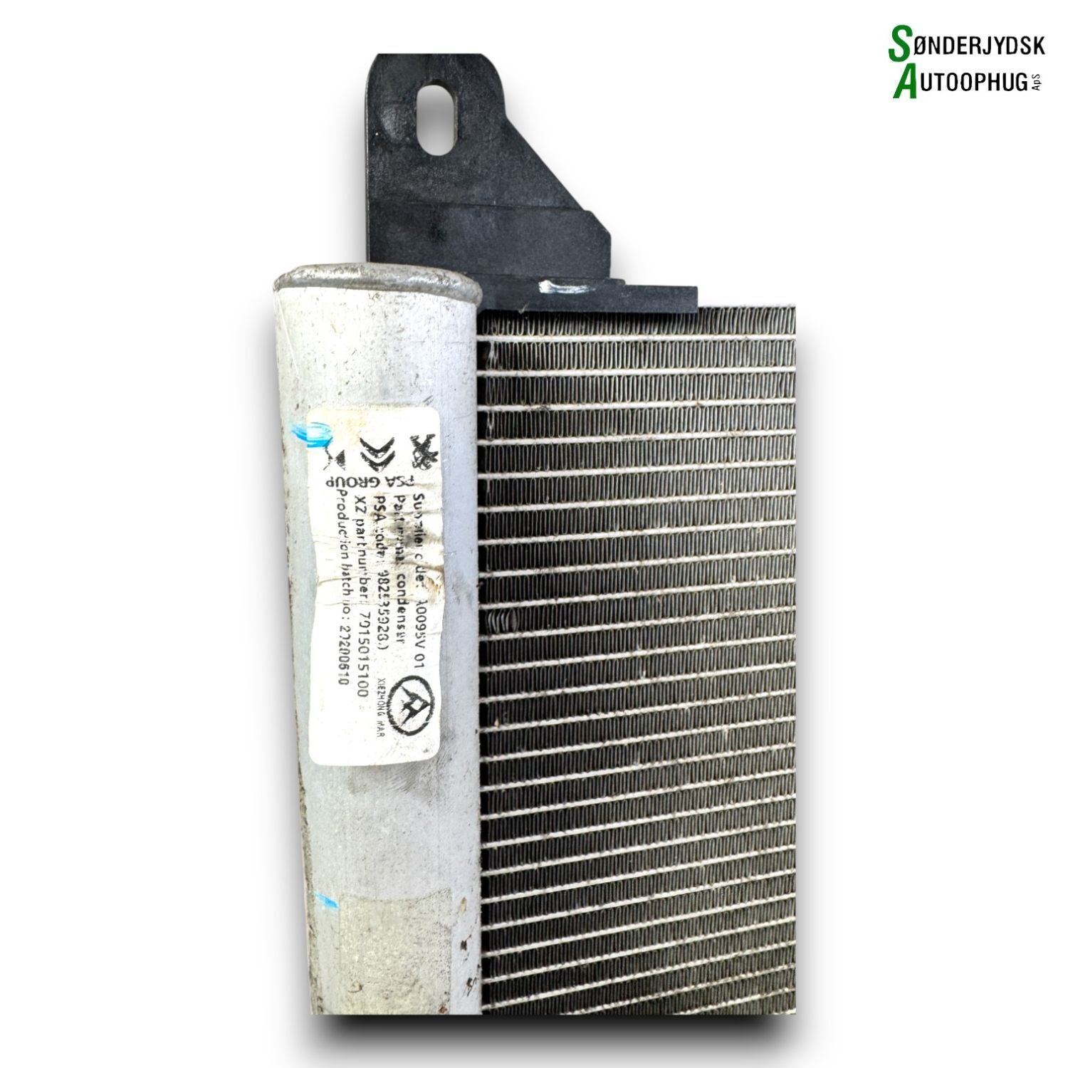 Opel Corsa F Køler Aircond Med OEM Nr. 9825369280 Fra Opel Ophugger