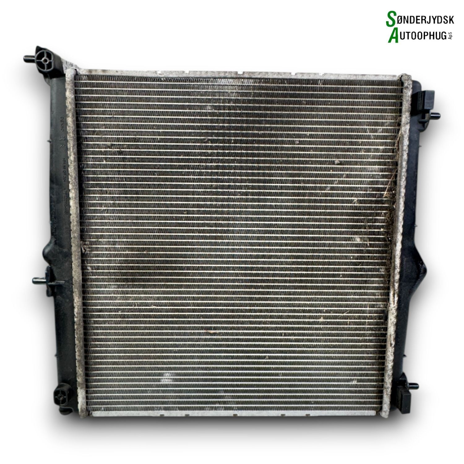 Opel Corsa F Køler Med OEM Nr. 6500398680 Fra Opel Ophugger