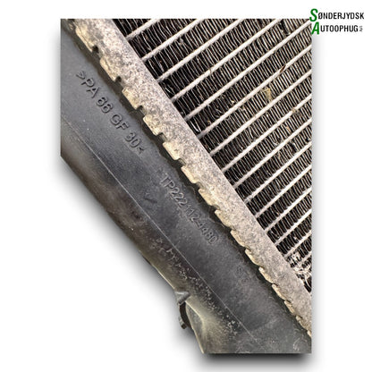 Opel Corsa F Køler Med OEM Nr. Ophugger Fra Opel Ophugger