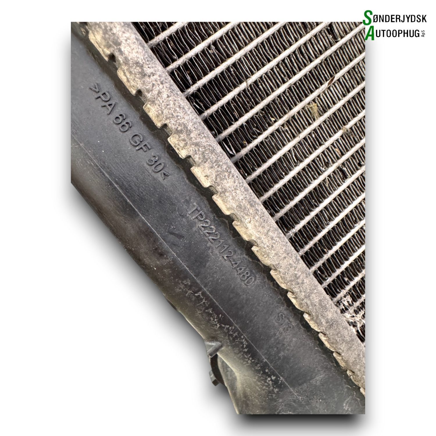 Opel Corsa F Køler Med OEM Nr. Ophugger Fra Opel Ophugger