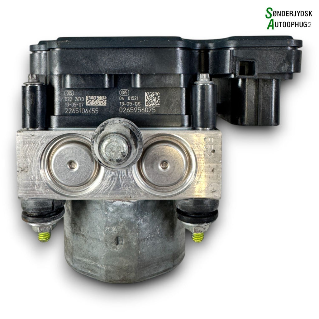 Opel Adam ABS Pumpe Med OEM Nr. 95517806 Fra Opel Ophugger