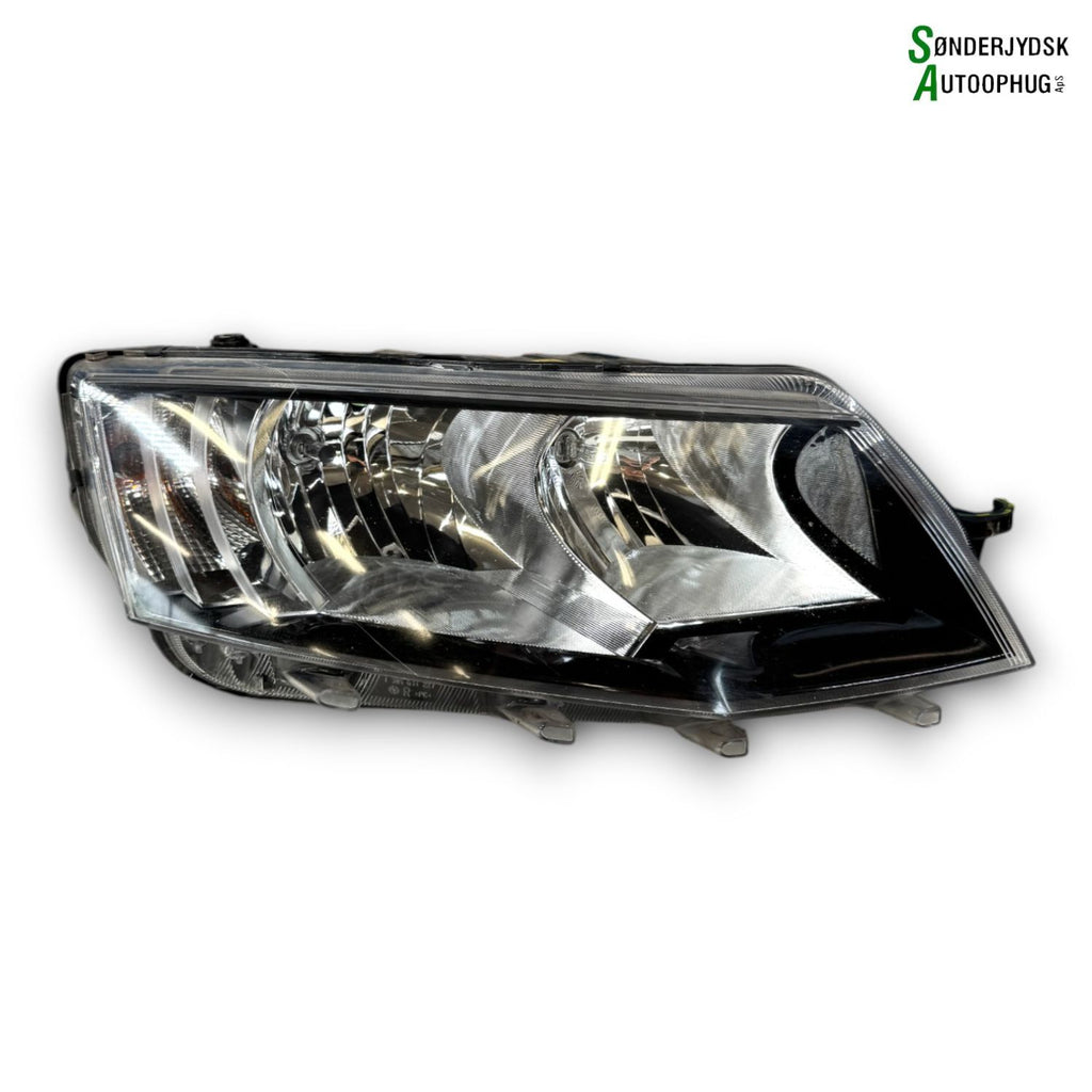 Skoda Octavia Forlygte Med OEM Nr. 5E1941018 Fra Skoda Ophugger