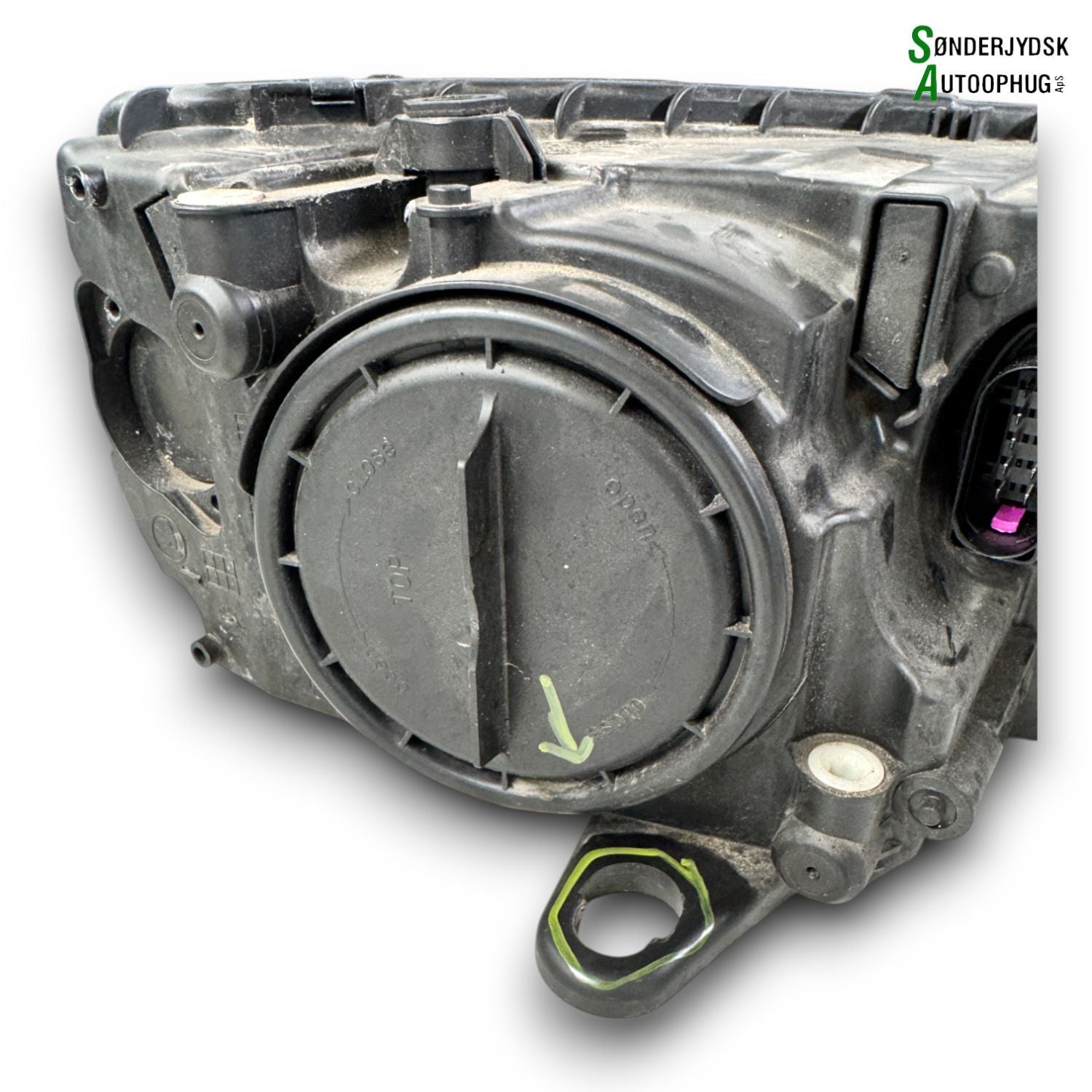 Skoda Octavia Forlygte Med OEM Nr. 5E1941015 Fra Skoda Ophugger