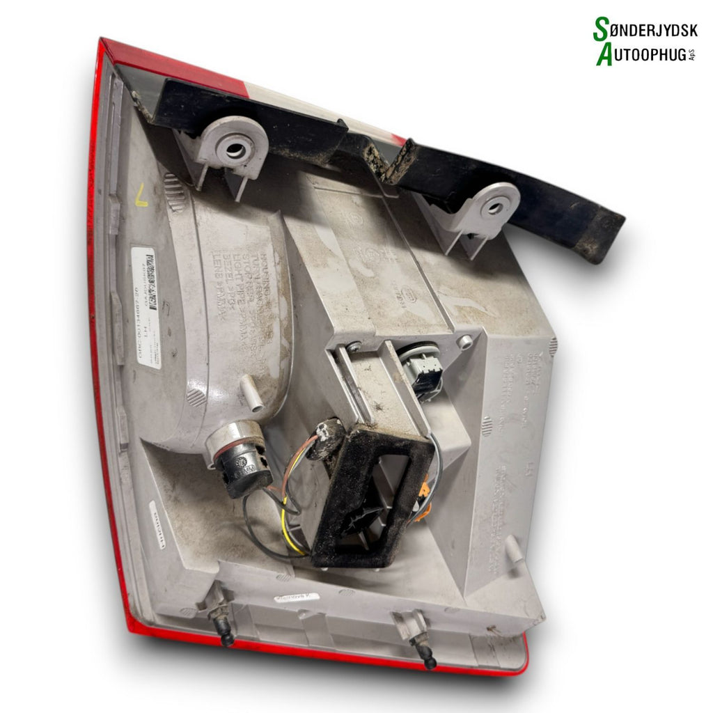 Skoda Octavia Baglygte Med OEM Nr. 5E9945111A Fra Skoda Ophugger