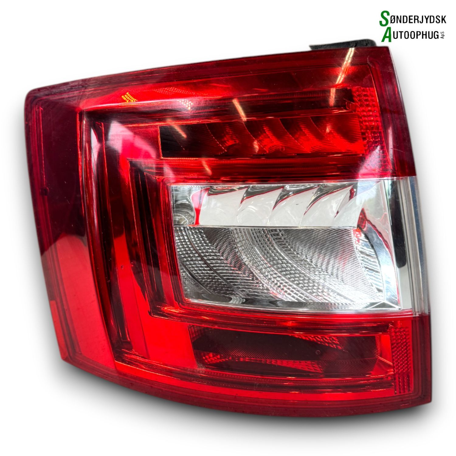 Skoda Octavia Baglygte Med OEM Nr. 5E9945095A Fra Skoda Ophugger