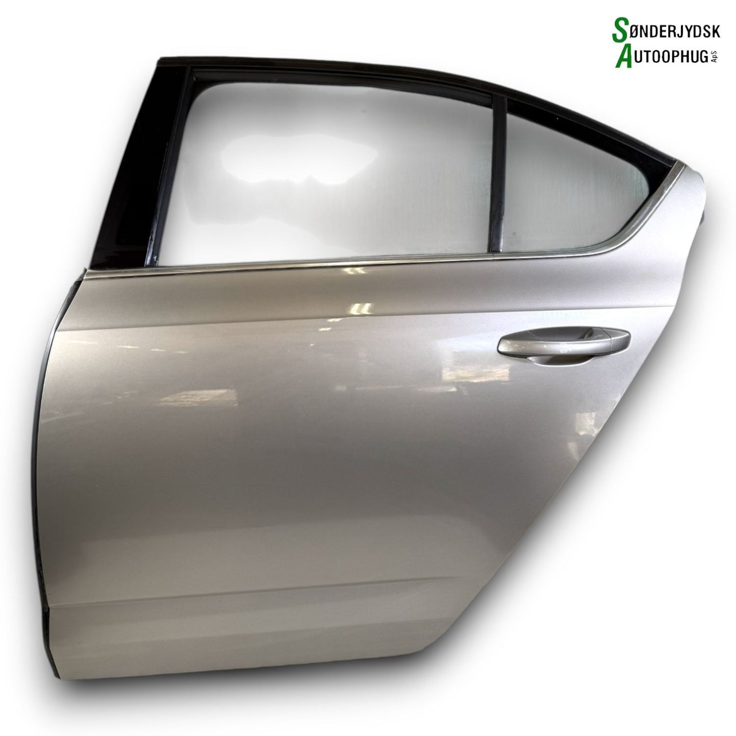 Skoda Octavia Bagdør V Med OEM Nr. 5E5833055B Fra Skoda Ophugger
